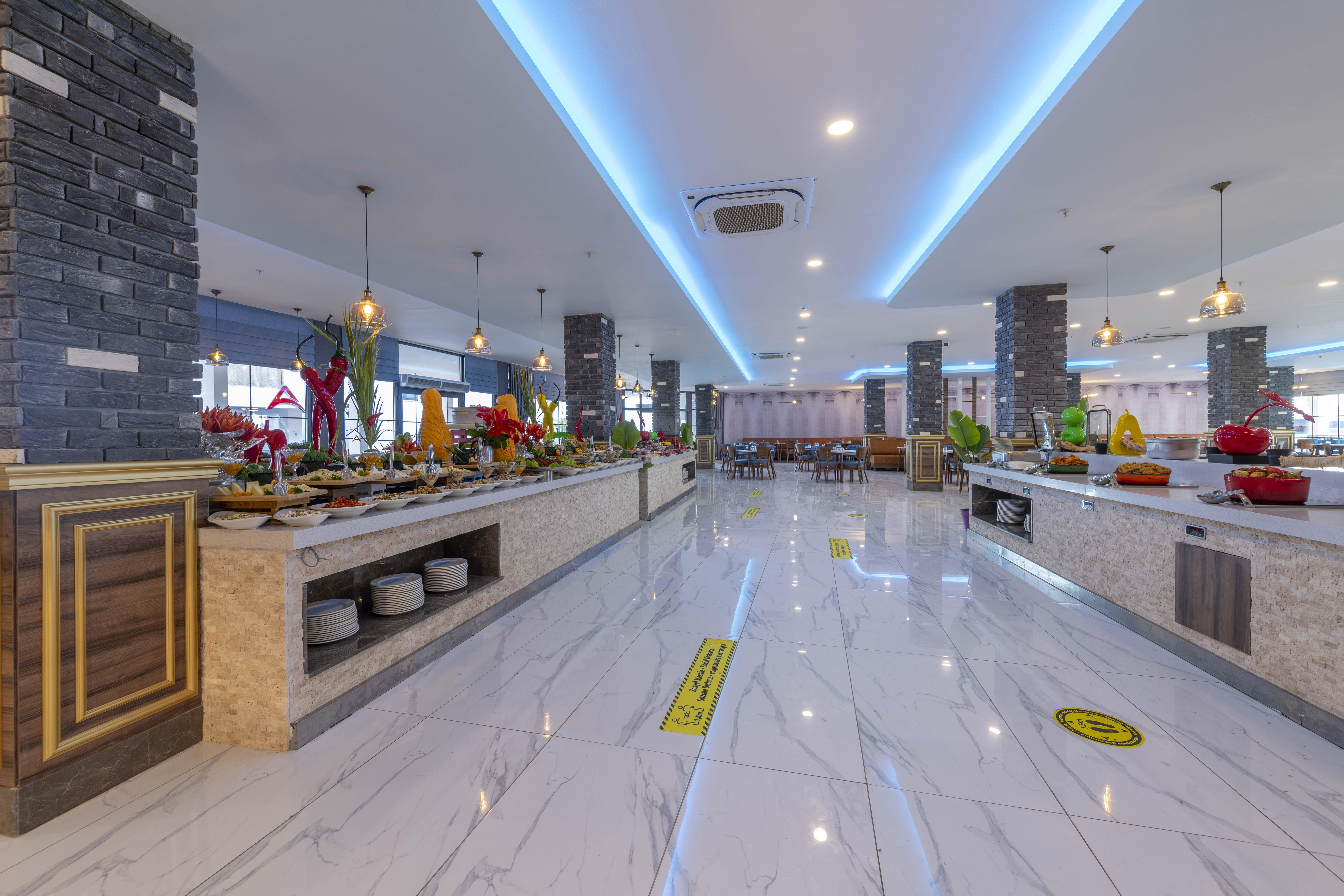 Hotel Royal Towers Lara Antalya Exterior foto